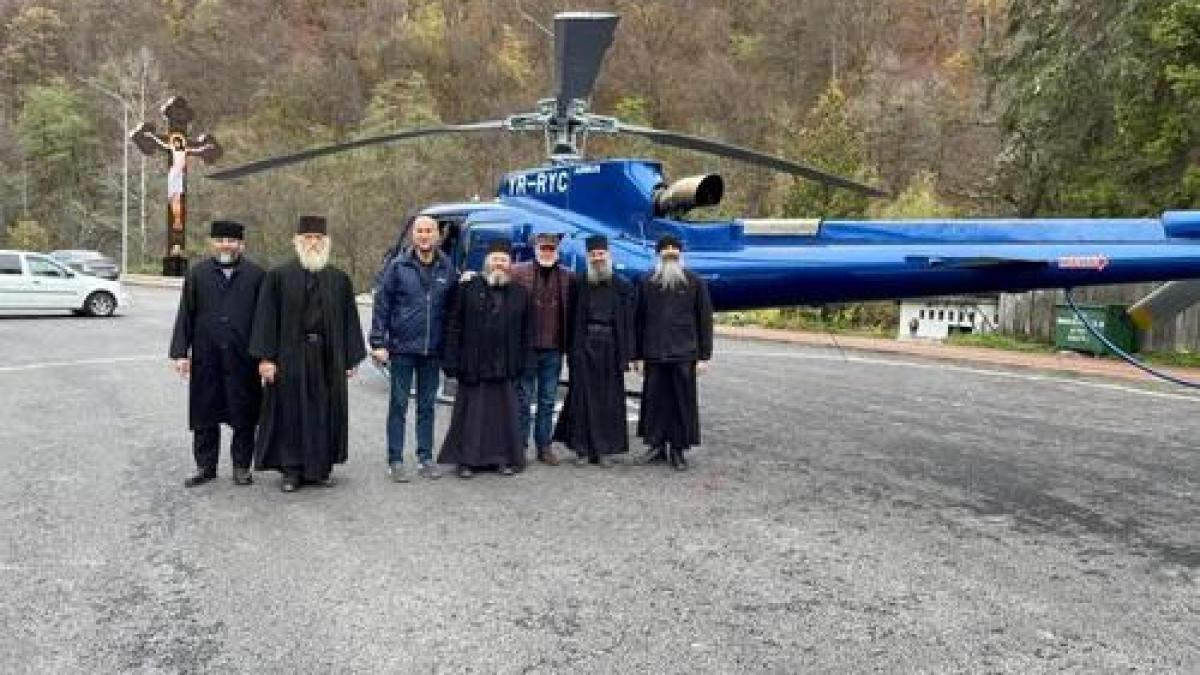 Directorul Lumea Credinței, cu elicopterul la mănăstire: ”Începe să-mi placă amestecul de tehnologie cu duhovnicie”