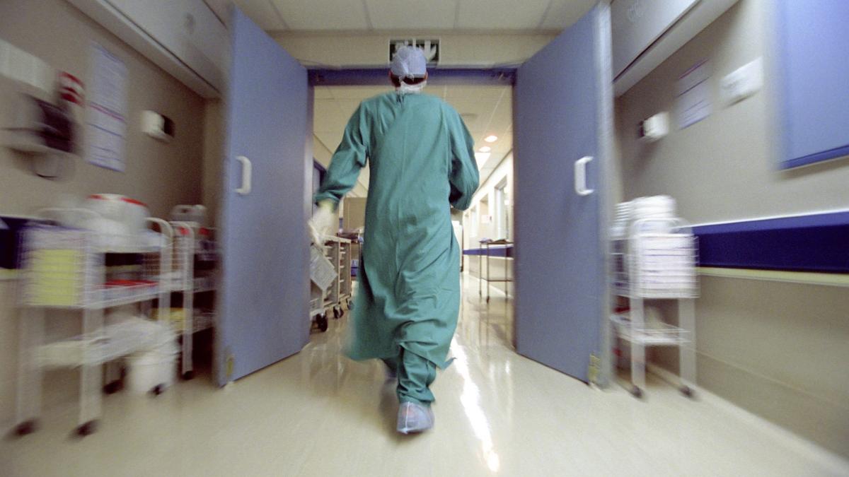  Caz HALUCINANT: IML a dat unei familii cadavrul unei femei în loc de cel al unui bărbat