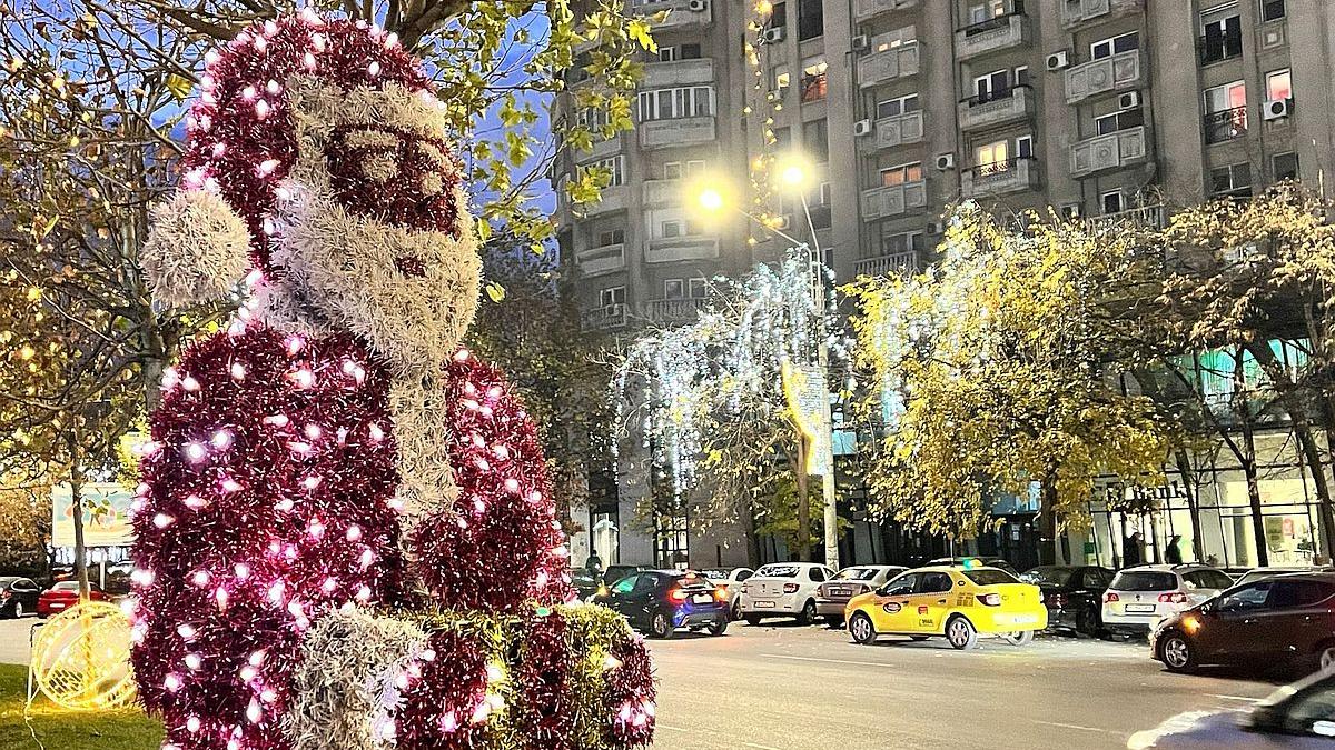 Luminile de sărbători, aprinse în Sectorul 3