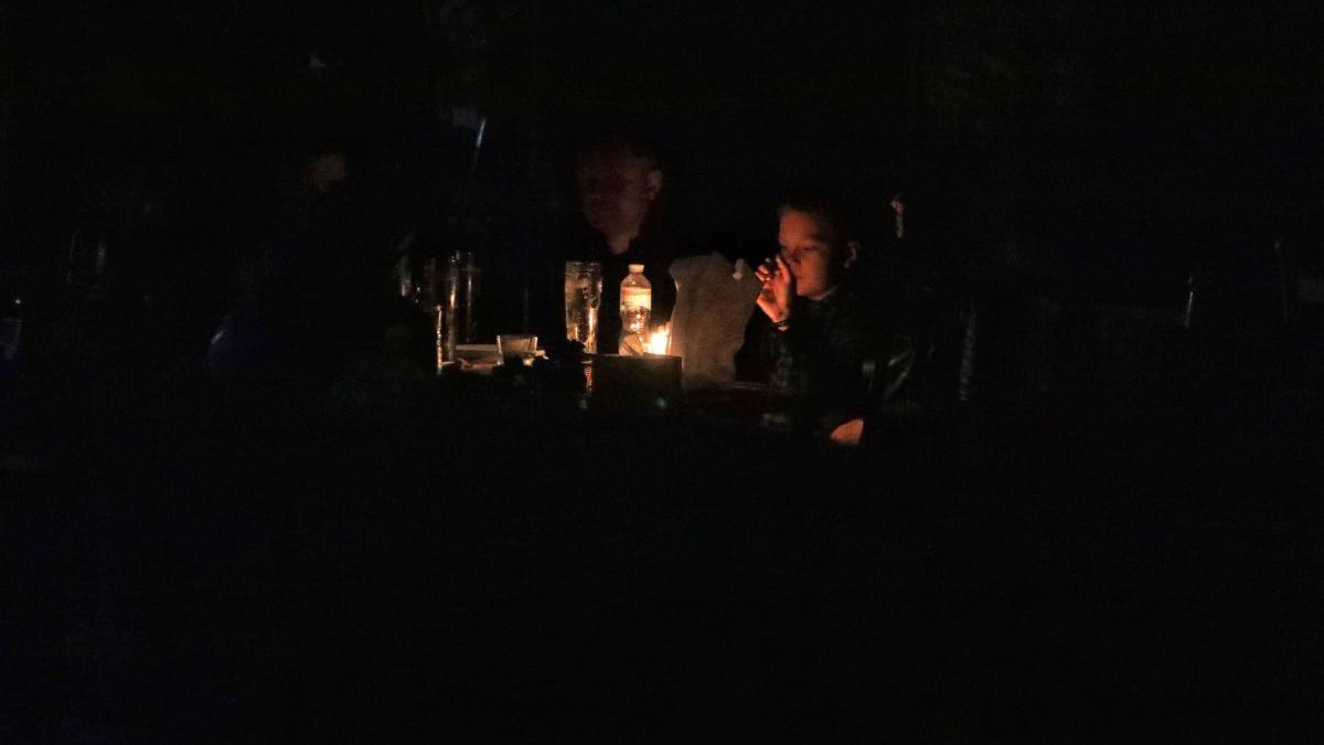 blackout obiecte hrana apa medicamente lanterne baterii bani raed arafat