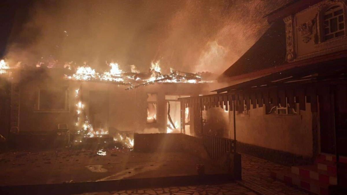 Incendiu violent în județul Arad