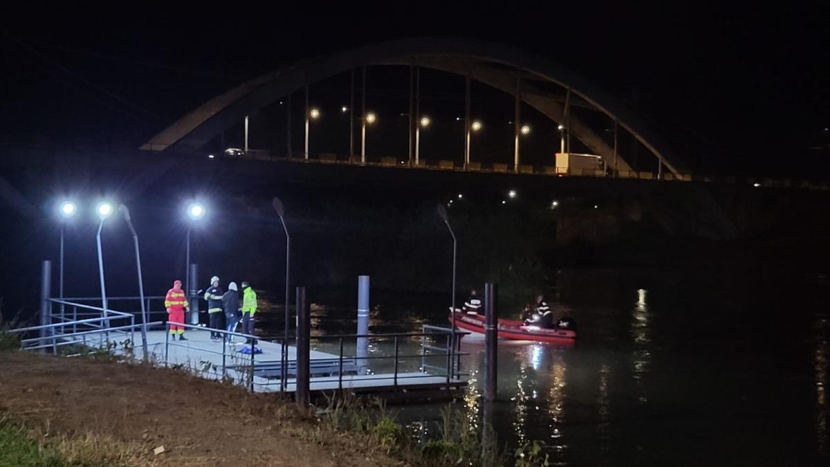 Alertă în Alba: Pompierii caută un băiat de 15 ani căzut în râul Mureș