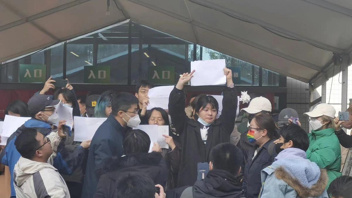 Foile albe de hârtie devin un simbol al protestelor din China