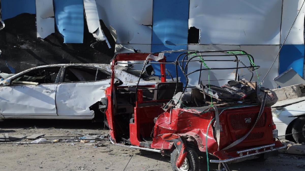 Lupte în capitala Somaliei: un hotel a fost capturat de oameni înarmați, patru morți și un ministru rănit