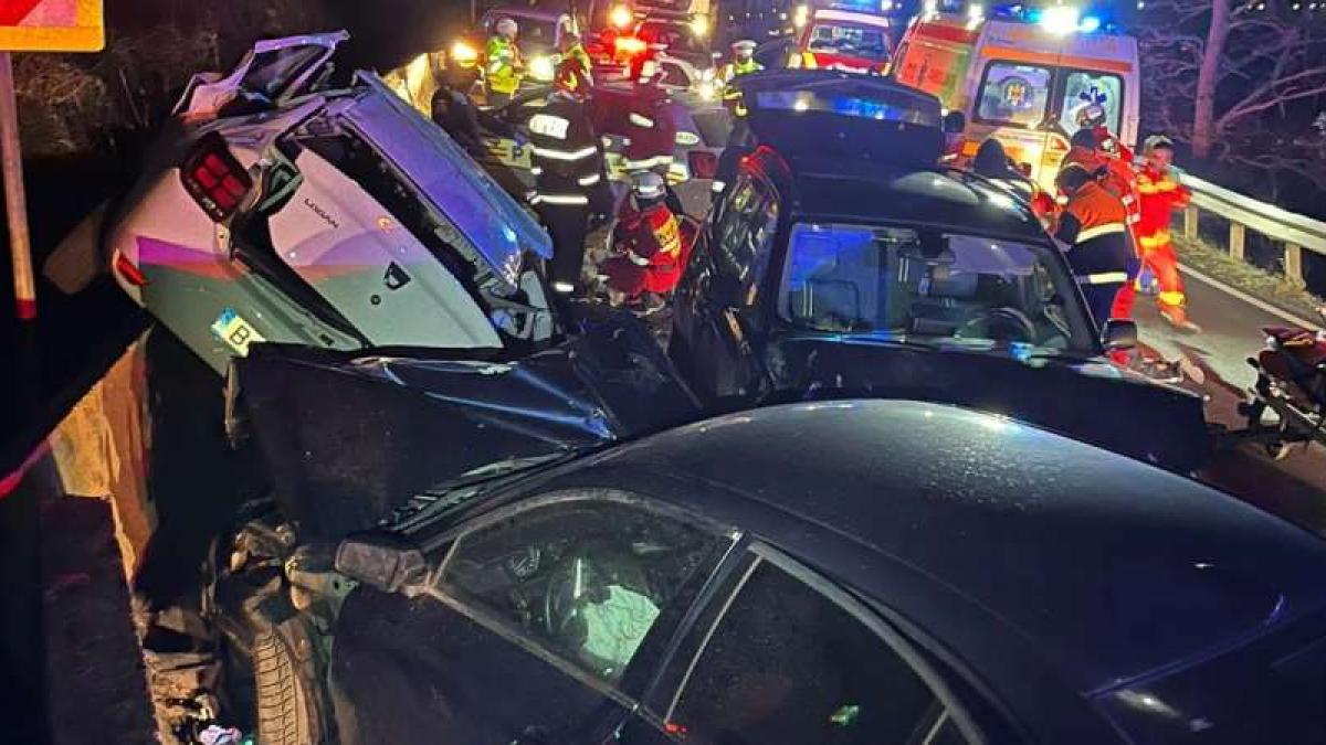 Carnagiu pe șoselele din România duminică seara! 4 morți și 4 răniți! O mașină era condusă de un copil de 16 ani 