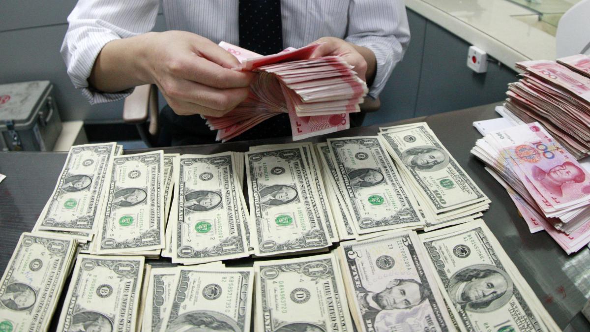 Ministerul Finanţelor a împrumutat luni de la bănci aproape 1,5 miliarde de lei