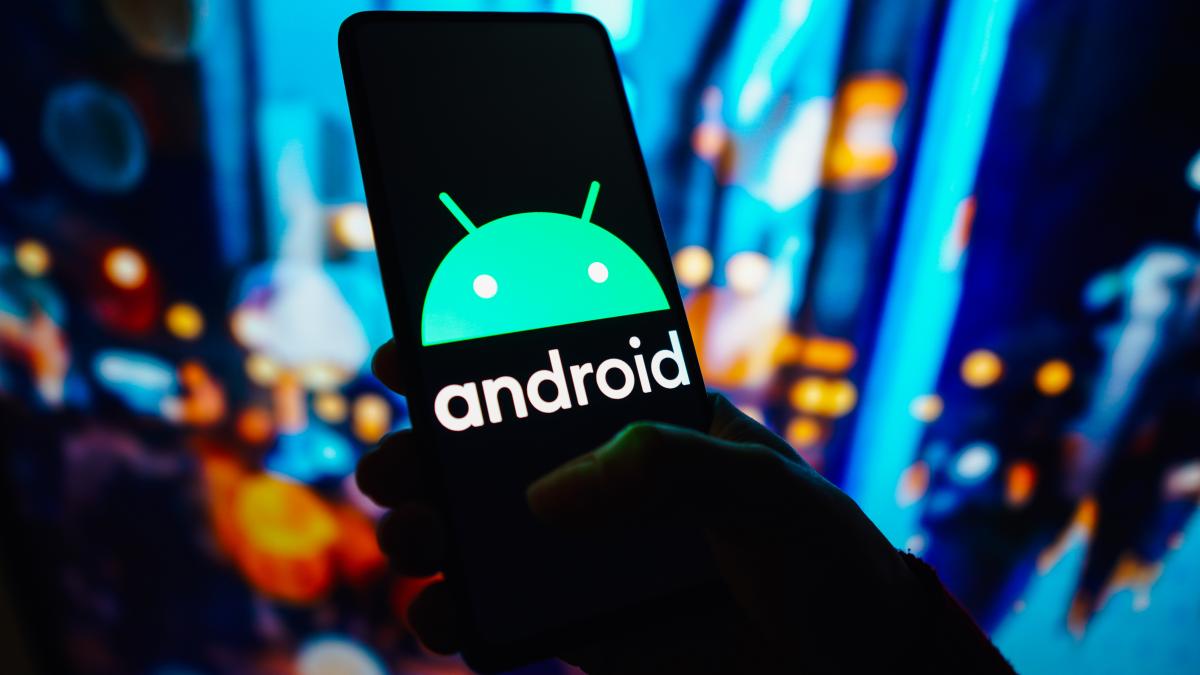 Atenție la aplicații! Circa 2 milioane de softuri virusate au fost descărcate pe telefoanele android