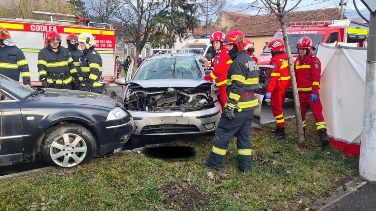 Accident grav în Codlea. Două persoane au fost rănite