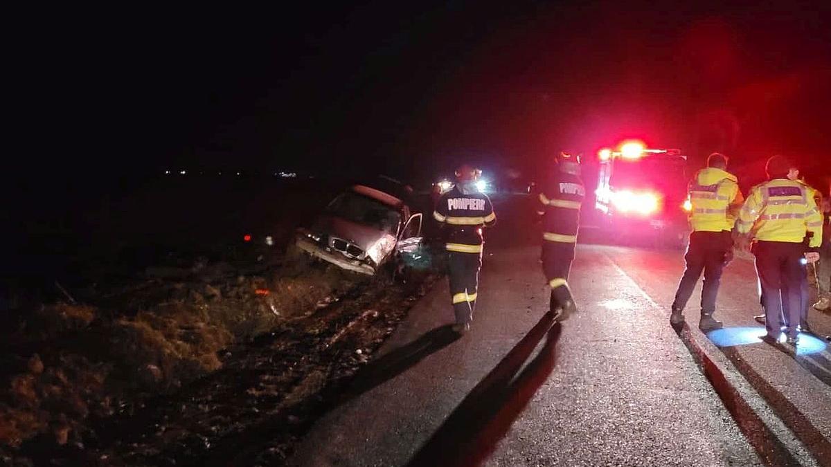 Cinci răniți într-un accident în care au fost implicate trei mașini