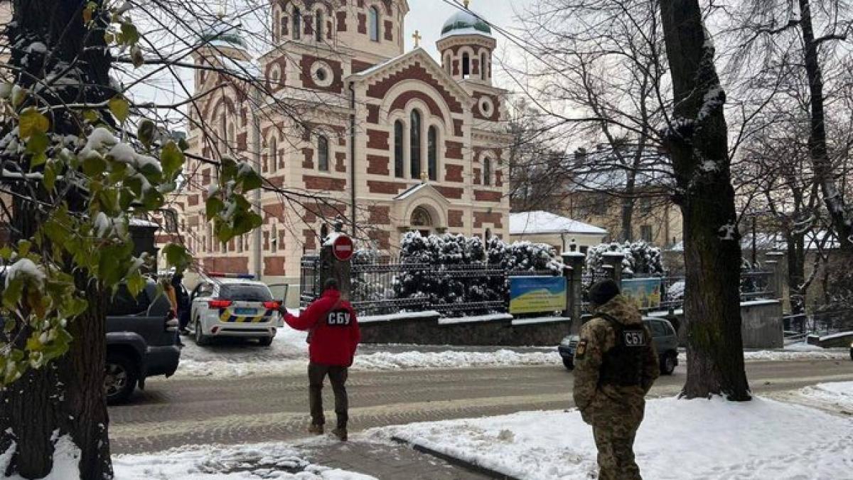 Securitatea ucraineană a descins în lăcașuri ale Bisericii Ortodoxe, printre care și Cernăuți