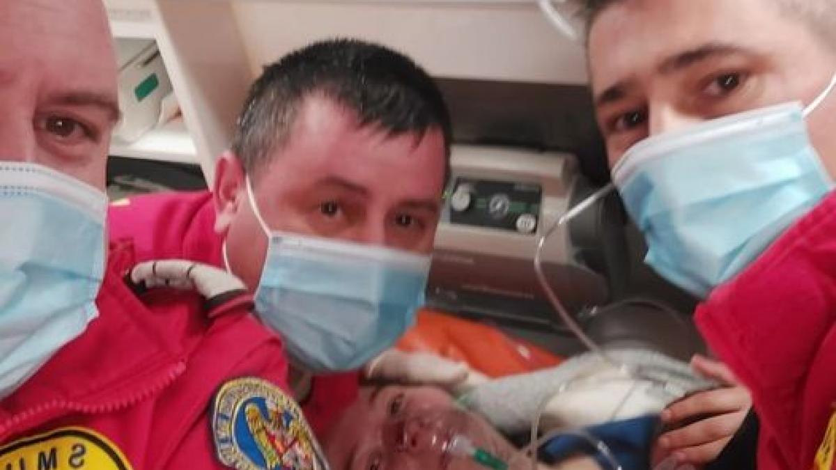 Povestea incredibilă a nașterii lui Vasilică din Dolhasca. A venit pe lume într-o ambulanță SMURD. „A fost ceva ce nu voi uita toată viața!”