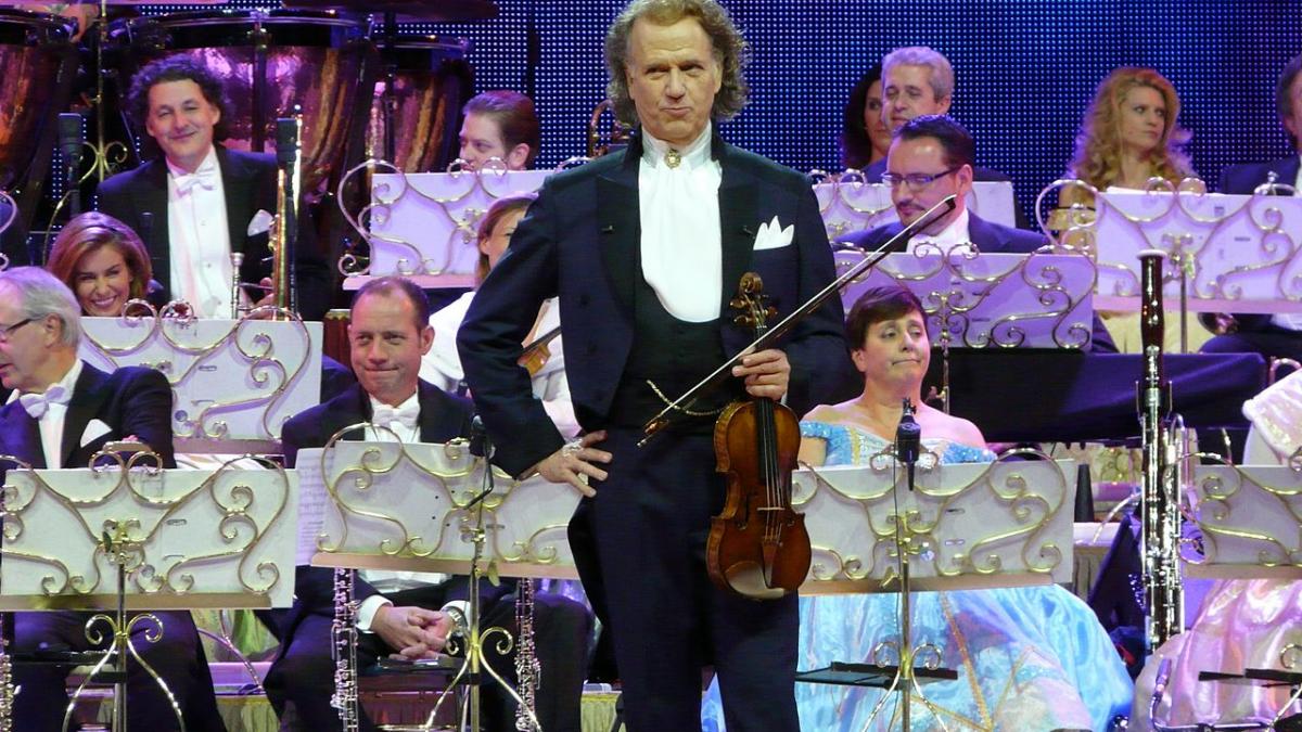 O melodie românească i-a adus lacrimi în ochi celebrului violonist André Rieu: „Muzica e bună dacă îmi atinge inima”