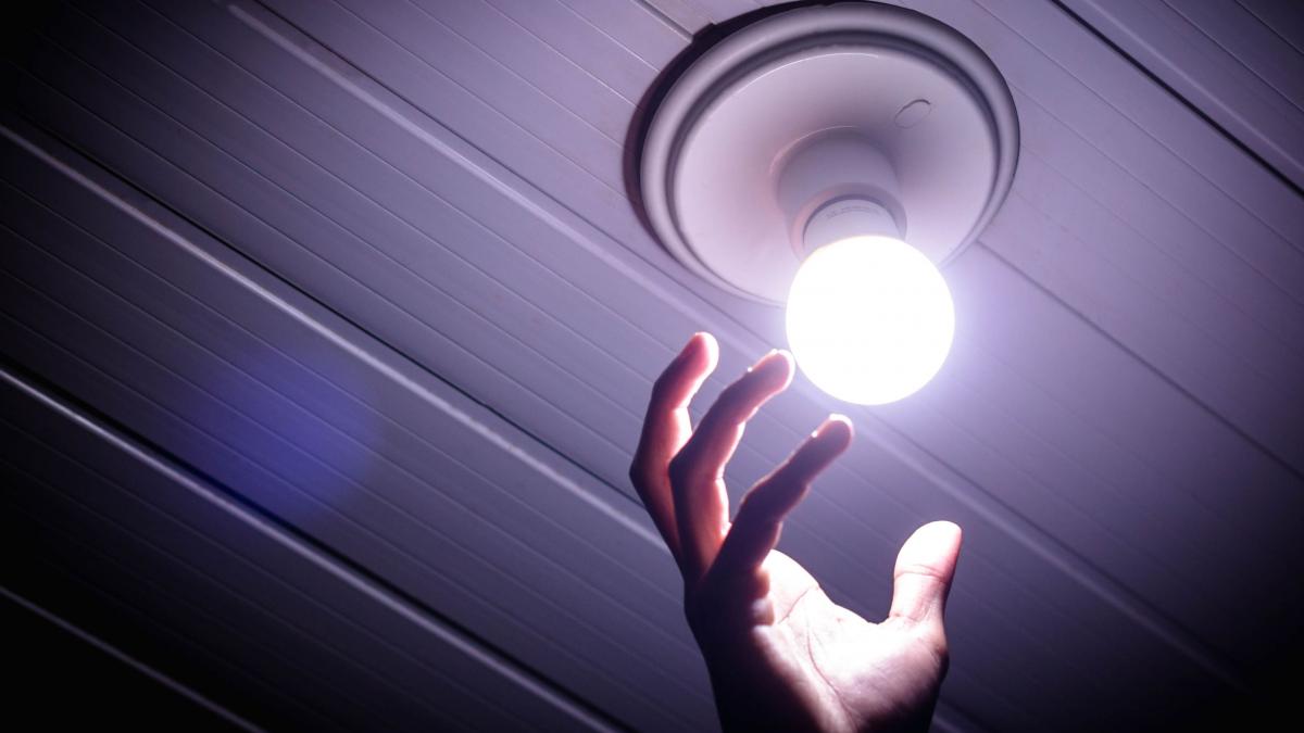 Românii au consumat cu 5% mai puţină energie în primele nouă luni