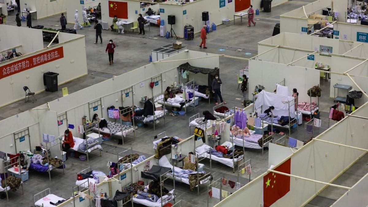 China: Secții de ATI pline, spitale copleșite de numărul mare de pacienți cu COVID-19. „Spitalul este pur și simplu copleșit de sus până jos”
