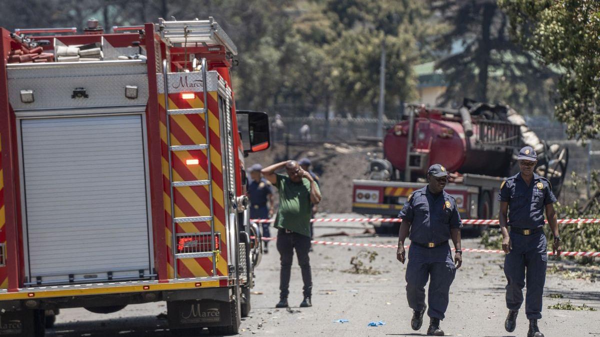 Bilanțul exploziei unei cisterne din Johannesburg a crescut la 15 morți