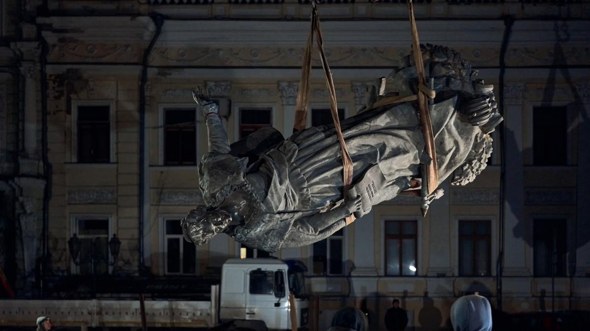 Statuia Ecaterinei cea Mare, fondatoarea orașului Odesa, îndepărtată de ucraineni