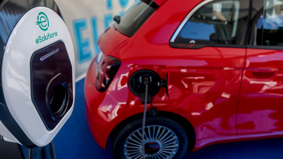 Mașinile electrice, principala opțiune în 2023