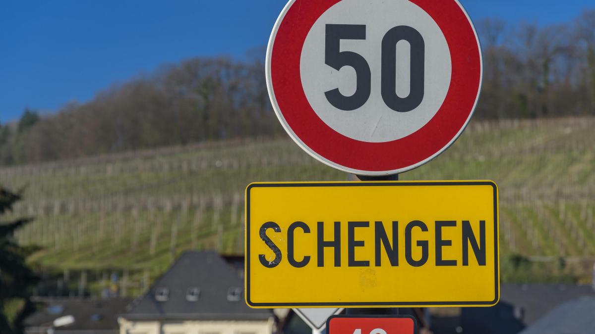 Poliţiştii români şi partenerii din Schengen au identificat aproape 470 de persoane căutate, în ultima săptămână