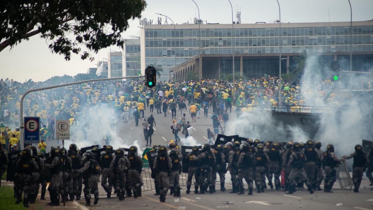 Instanța supremă investighează rolul lui Bolsonaro în revoltele sângeroase din Brazilia