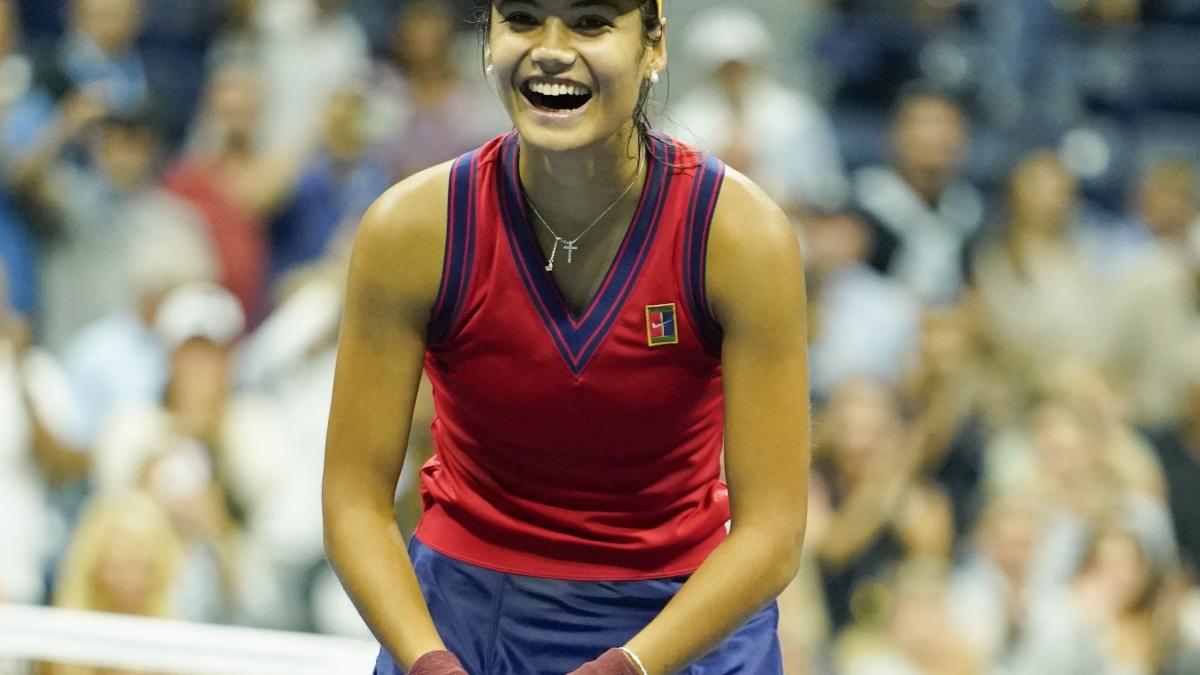 Bianca Andreescu și Emma Răducanu au avansat în turul al doilea la Australian Open
