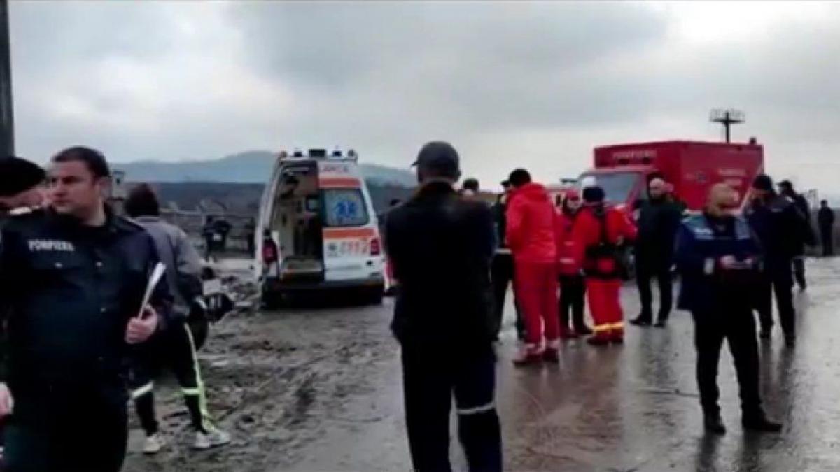 UPDATE Accident la Cariera Jilț Sud! O tanchetă care transporta muncitori s-a răsturnat. Trei mineri au murit. A fost activat planul roșu