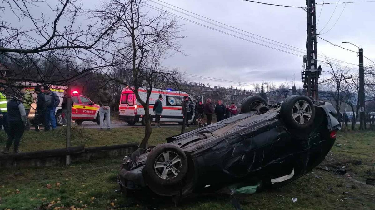 Accident GRAV în județul Cluj. Un băiat de 10 ani şi o femeie de 35 de ani, în stare de inconştienţă