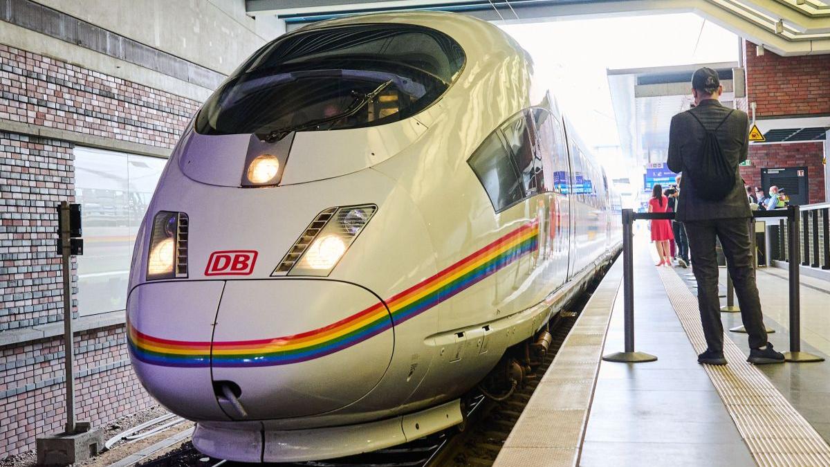 Cel puţin doi morţi şi numeroşi răniţi în urma unui atac comis într-un tren din Germania