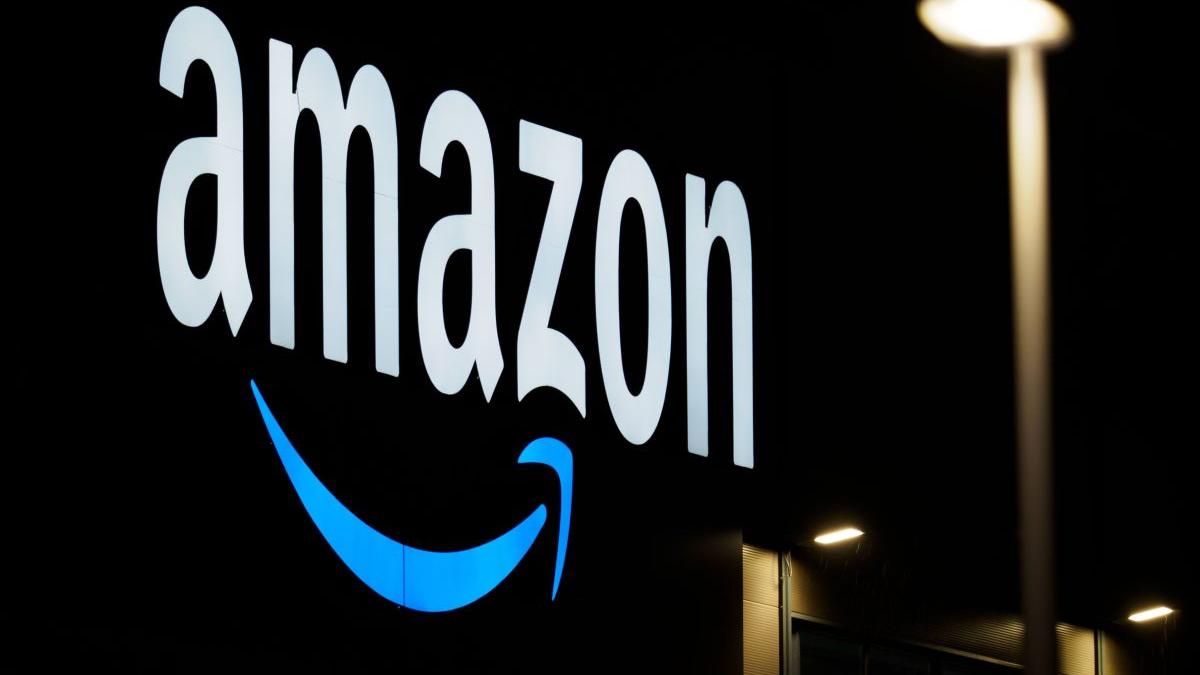 Grevă la compania Amazon. Angajații susțin că pauzele lor de toaletă sunt cronometrate