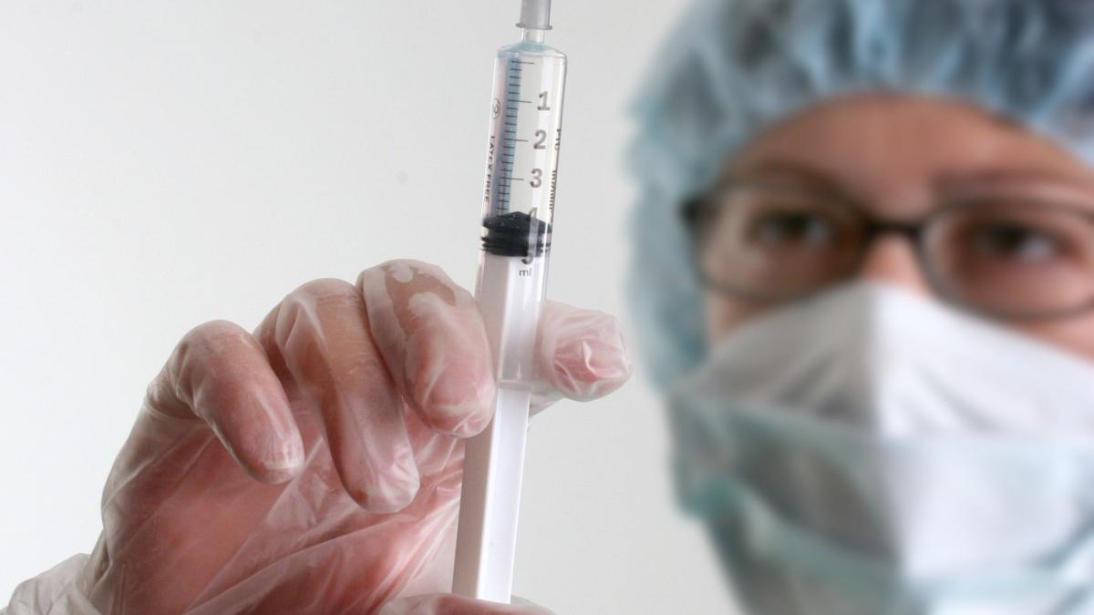 Seruri pentru turbare și botulism, în rezerva de medicamente a statului