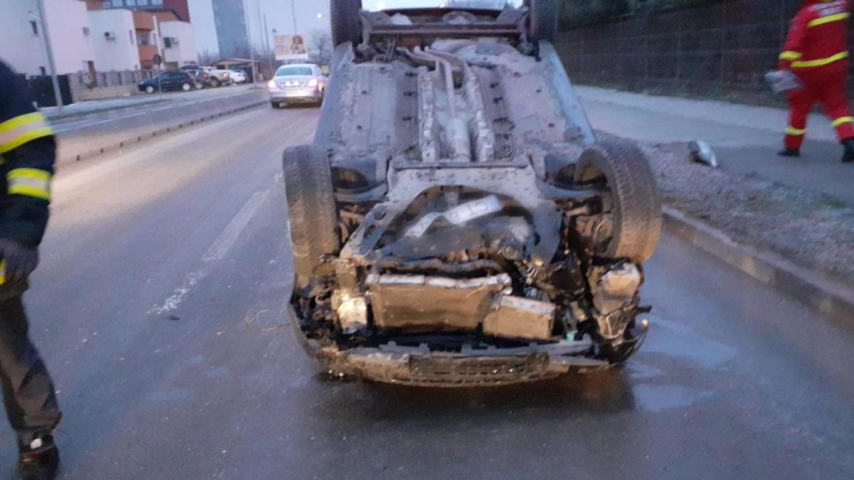 S-a dat peste cap cu mașina în Mamaia Nord