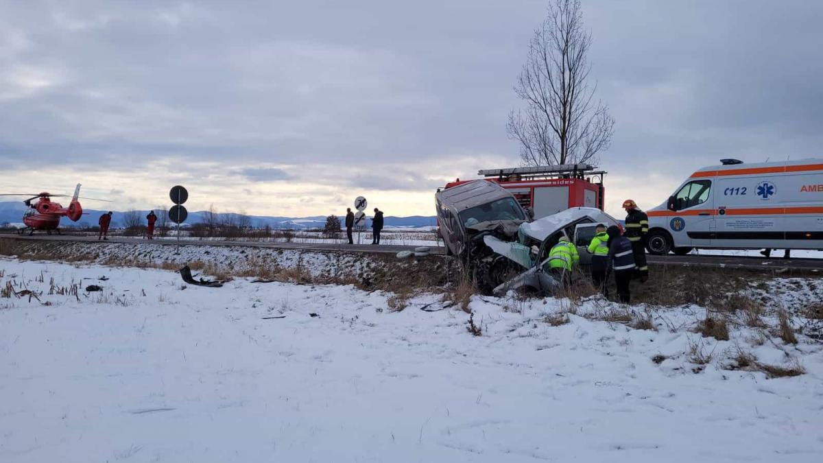 Accident pe DN13E în județul Covasna. Două persoane au fost rănite