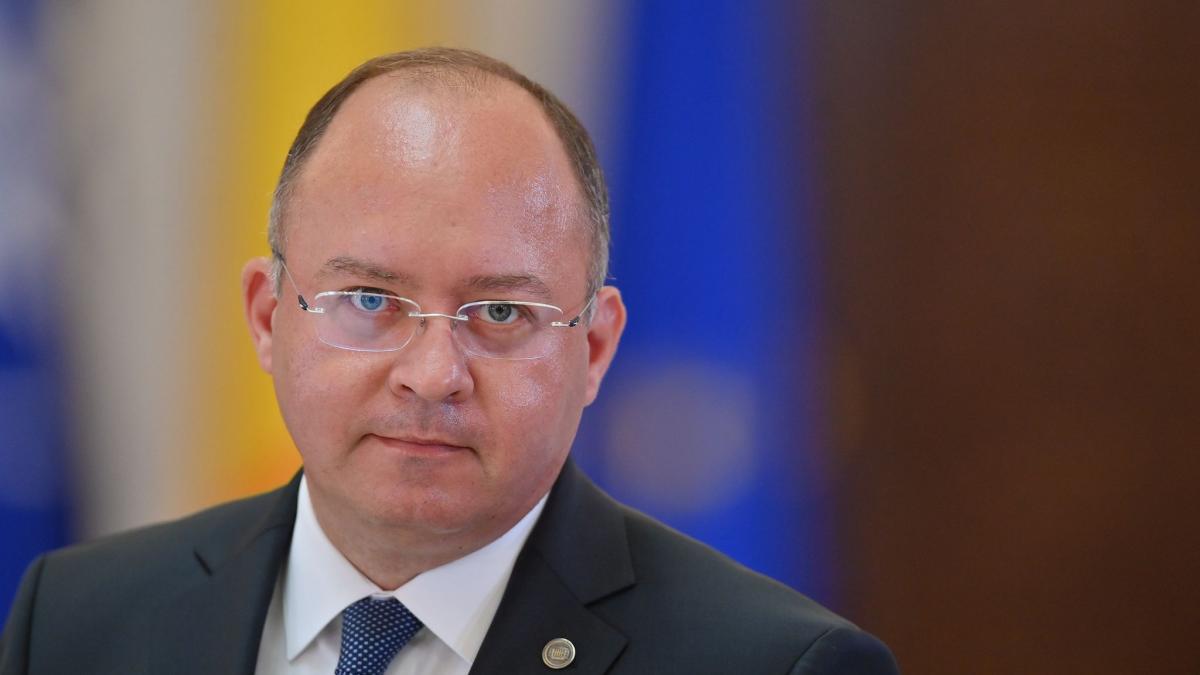 Aurescu: 21 de români au fost aduși până acum acasă din Turcia. Cinci revin miercuri