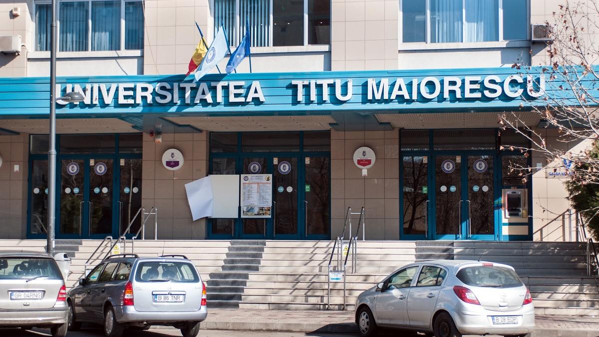 Universitatea Titu Maiorescu a cumpărat teza de licență din 1861 a lui Titu Maiorescu
