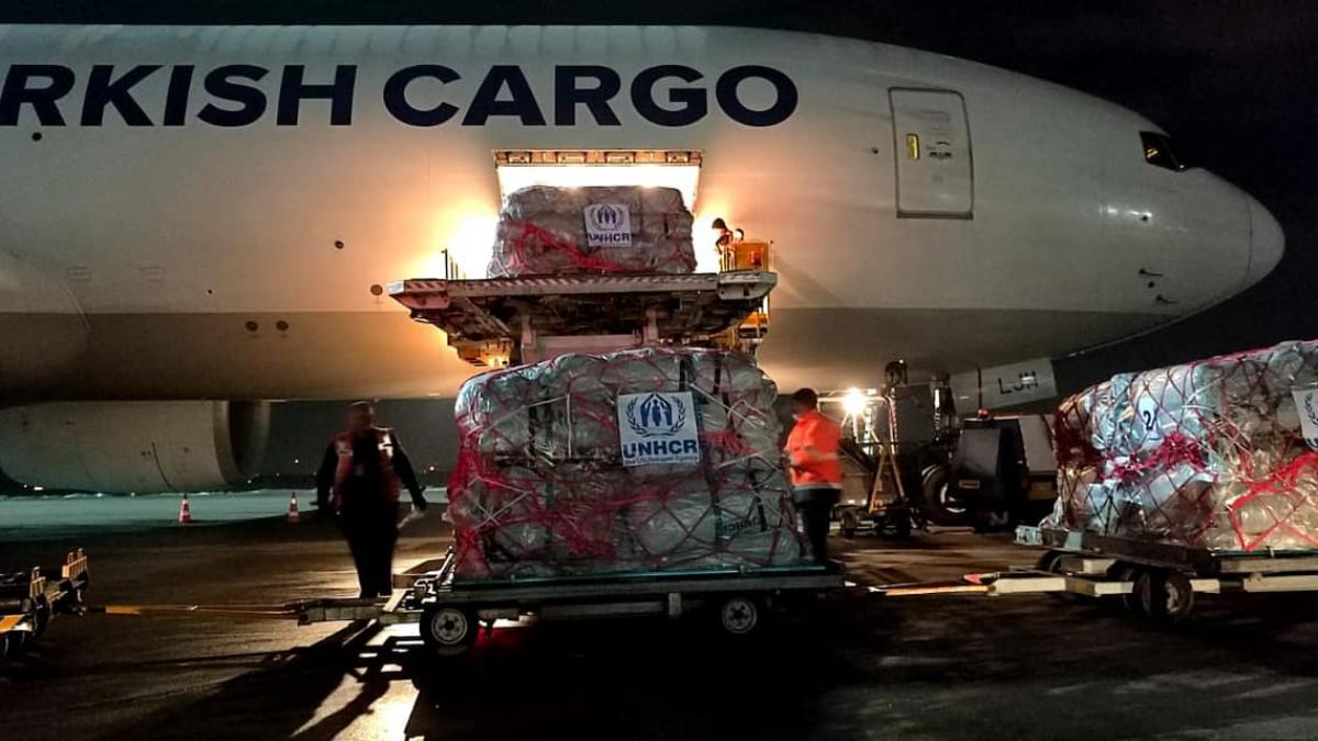 Un avion cu ajutoare a plecat de pe Aeroportul Henri Coandă spre Turcia duminică dimineață