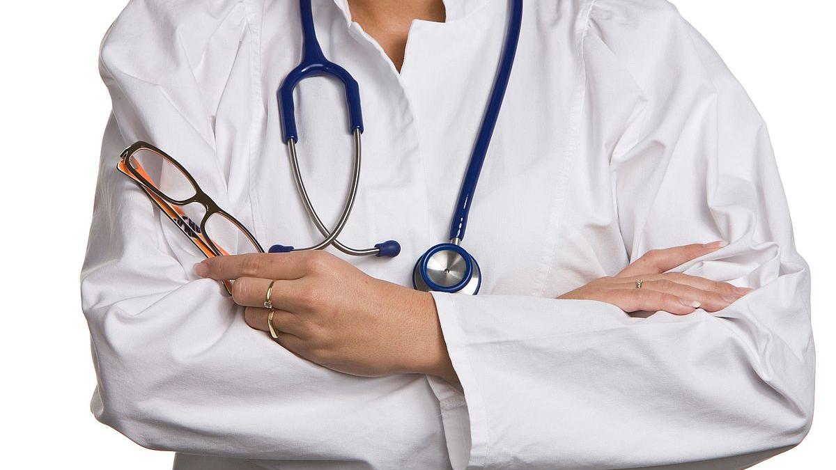 OMS s-a luat cu mâinile de cap, încercând să ne numere doctorii