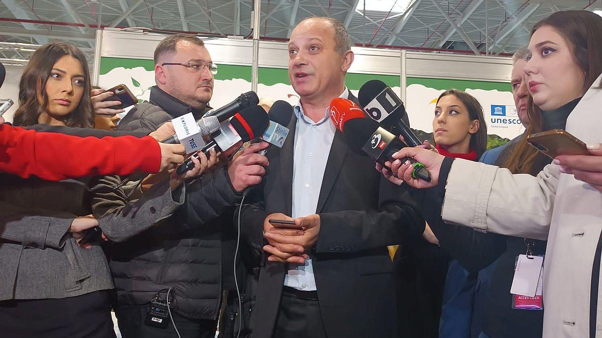 Târgul de turism, între politică internă și vacanțe în străinătate