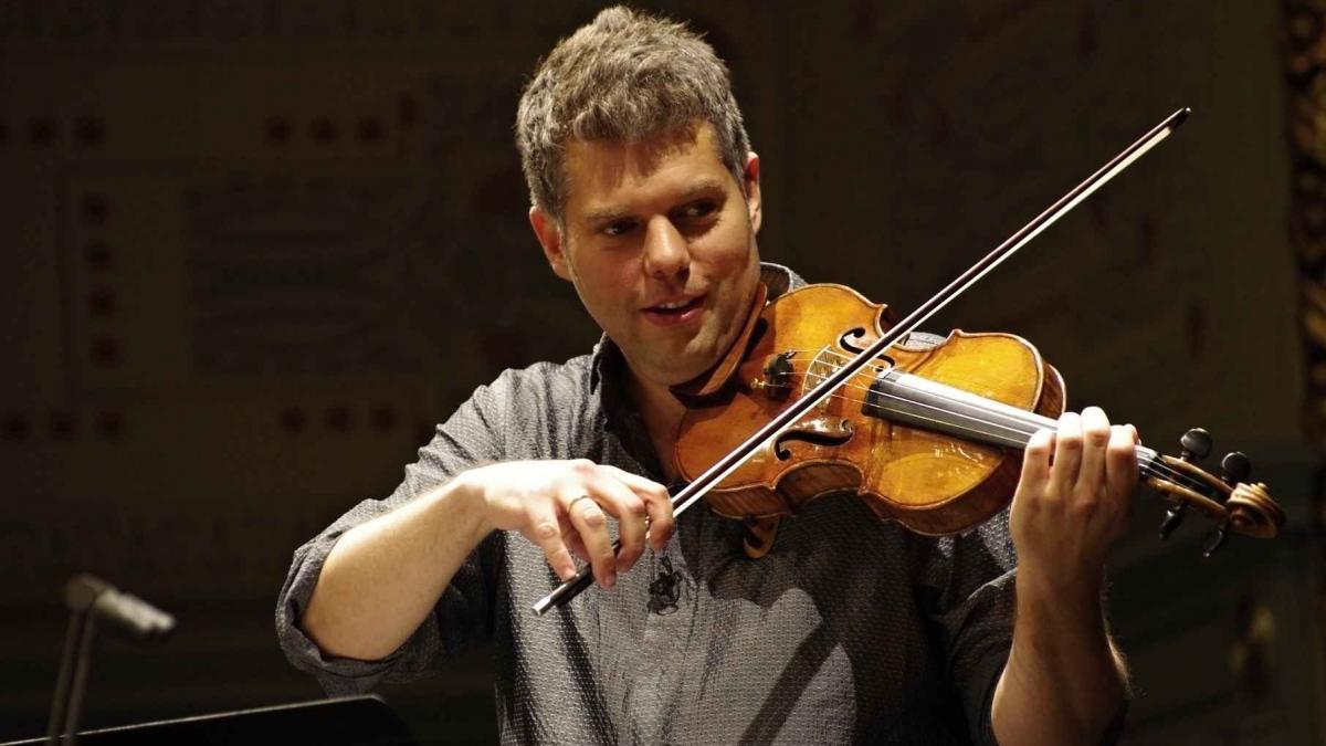 Concertul pentru vioară de Sibelius şi Simfonia "Patetica" de Ceaikovski la Ateneul Român