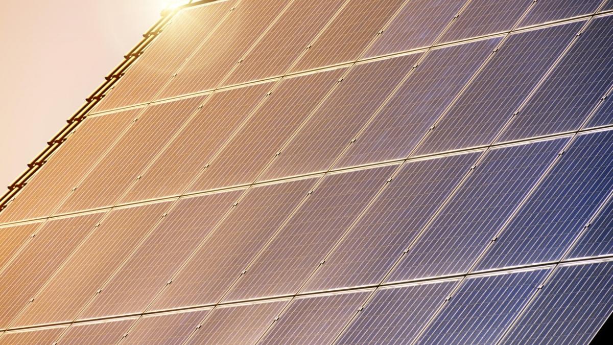 Soare, aer, cărbune: cum a reuşit Europa să scape de dependenţa energetică de Rusia