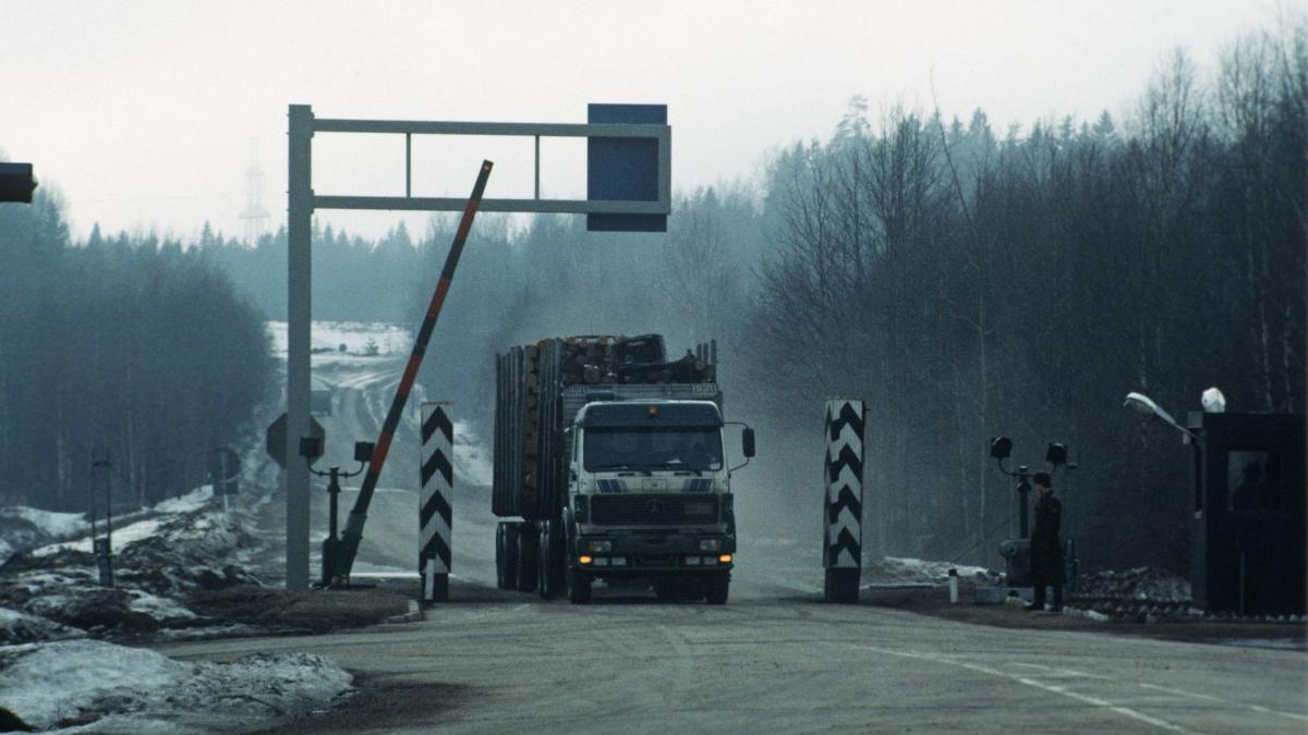 Finlanda a început să construiască un gard la granița cu Rusia