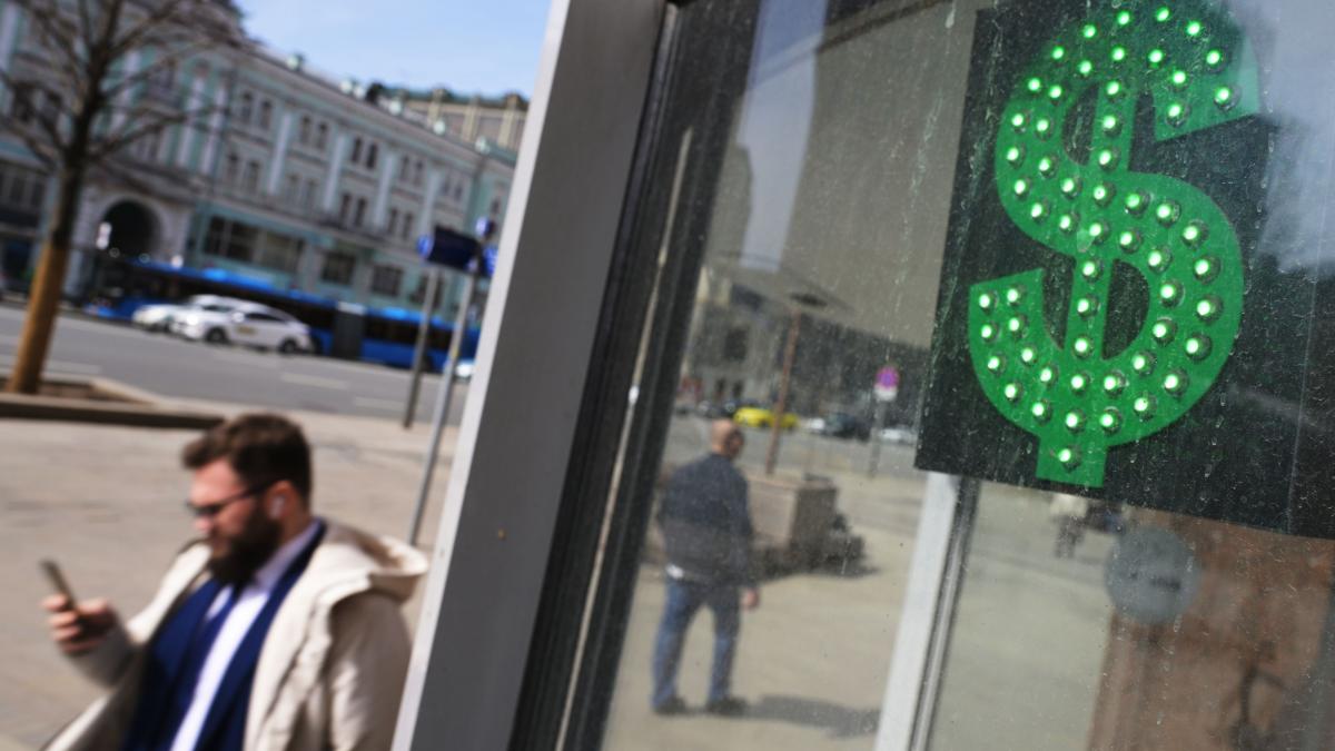 Economia Rusiei dă semne de stabilizare. Vânzările de valută ale Moscovei se vor reduce semnificativ în următoarea perioadă