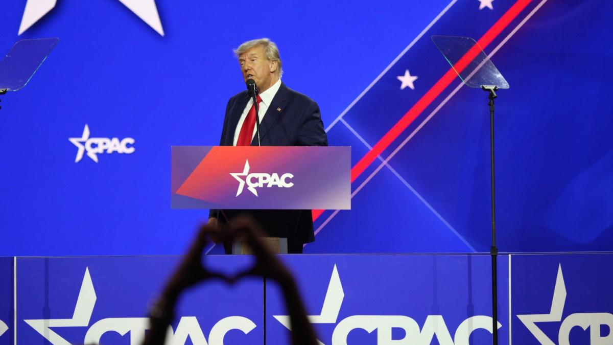Donald Trump promite să oprească războiul din Ucraina dacă va fi reales președinte al SUA