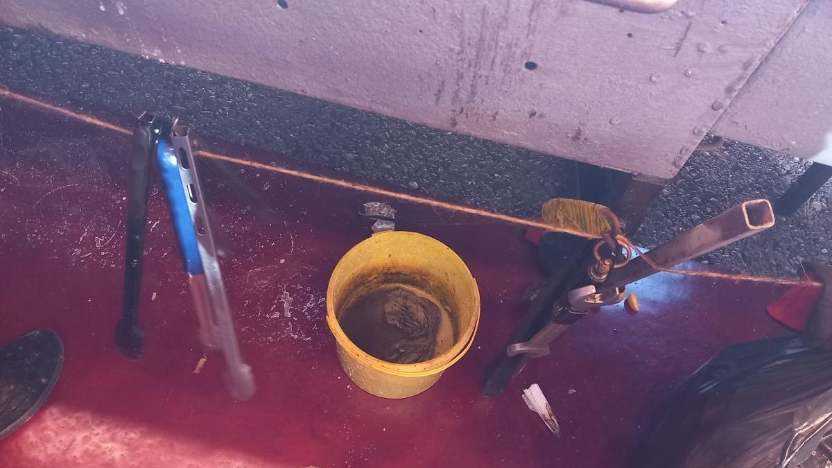 Alertă alimentară! Rugină și mâncare pe jos, la Târgul Mucenicilor din Capitală, închis temporar de inspectorii ANPC