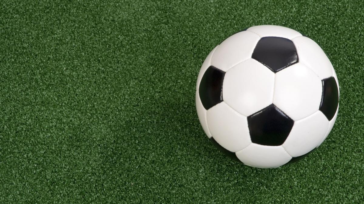 Șase echipe se bat duminică pentru ultimele trei locuri din play-off