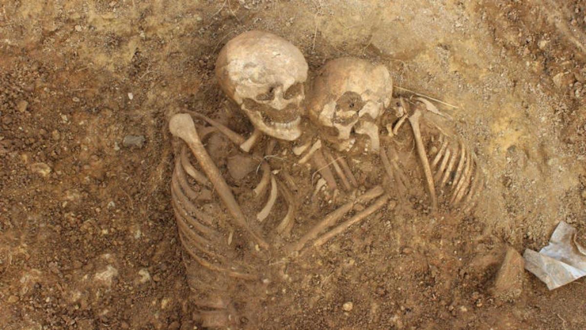 Scheletul unui aristocrat roman, descoperit într-un sicriu de plumb ascuns