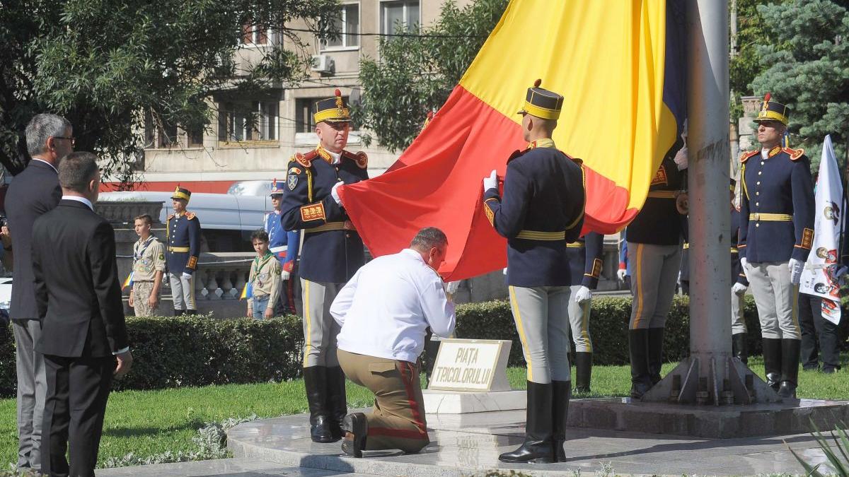 Nu pupi steagul? Amendă 10.000 de lei