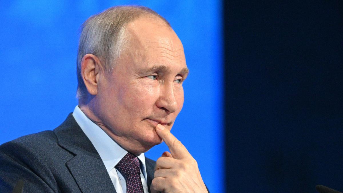 Fost scriitor al discursurilor lui Putin, dat în urmărire de autoritățile din Rusia