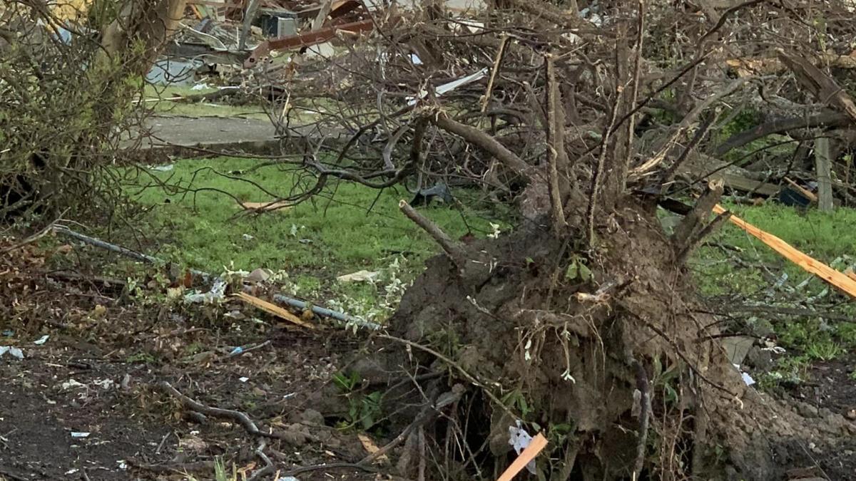 Efectul tornadei din Mississippi: un oraș aproape a dispărut