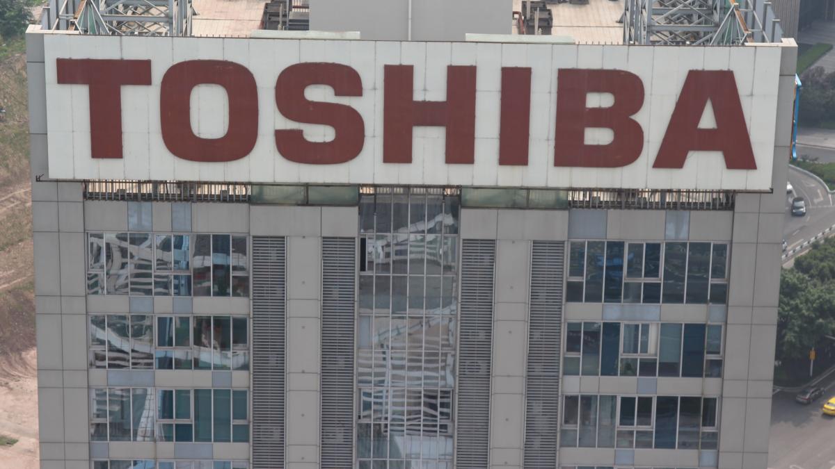 Sfârşitul unei ere: După 147 de ani, Toshiba va fi cumpărată de un fond de investiţii pentru 15 miliarde de dolari