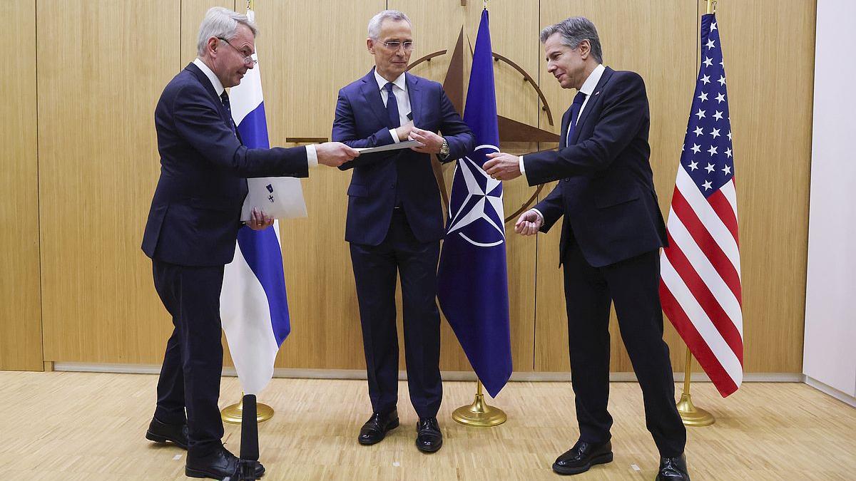 Putin, lovit de bumerangul finlandez. NATO își dublează granița cu Rusia