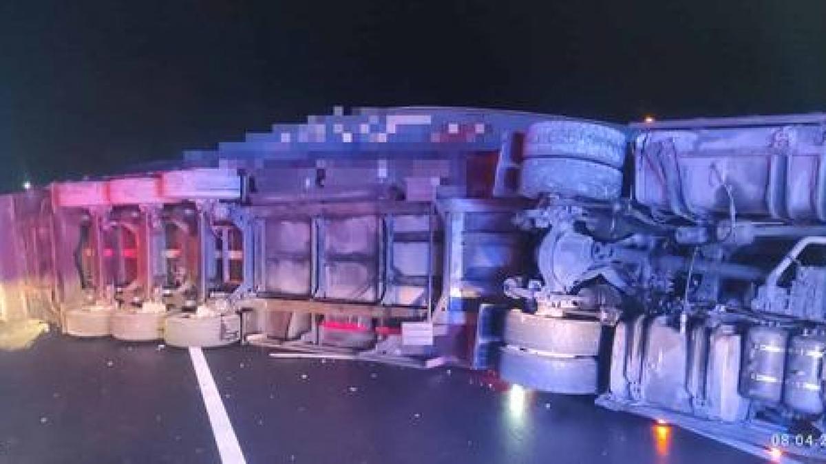 Accident mortal între un TIR și un microbuz în Mureș
